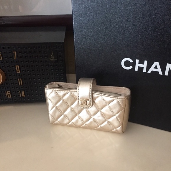 CHANEL Handbags - NEW NWT Authentic Chanel Coin Wallet Gold